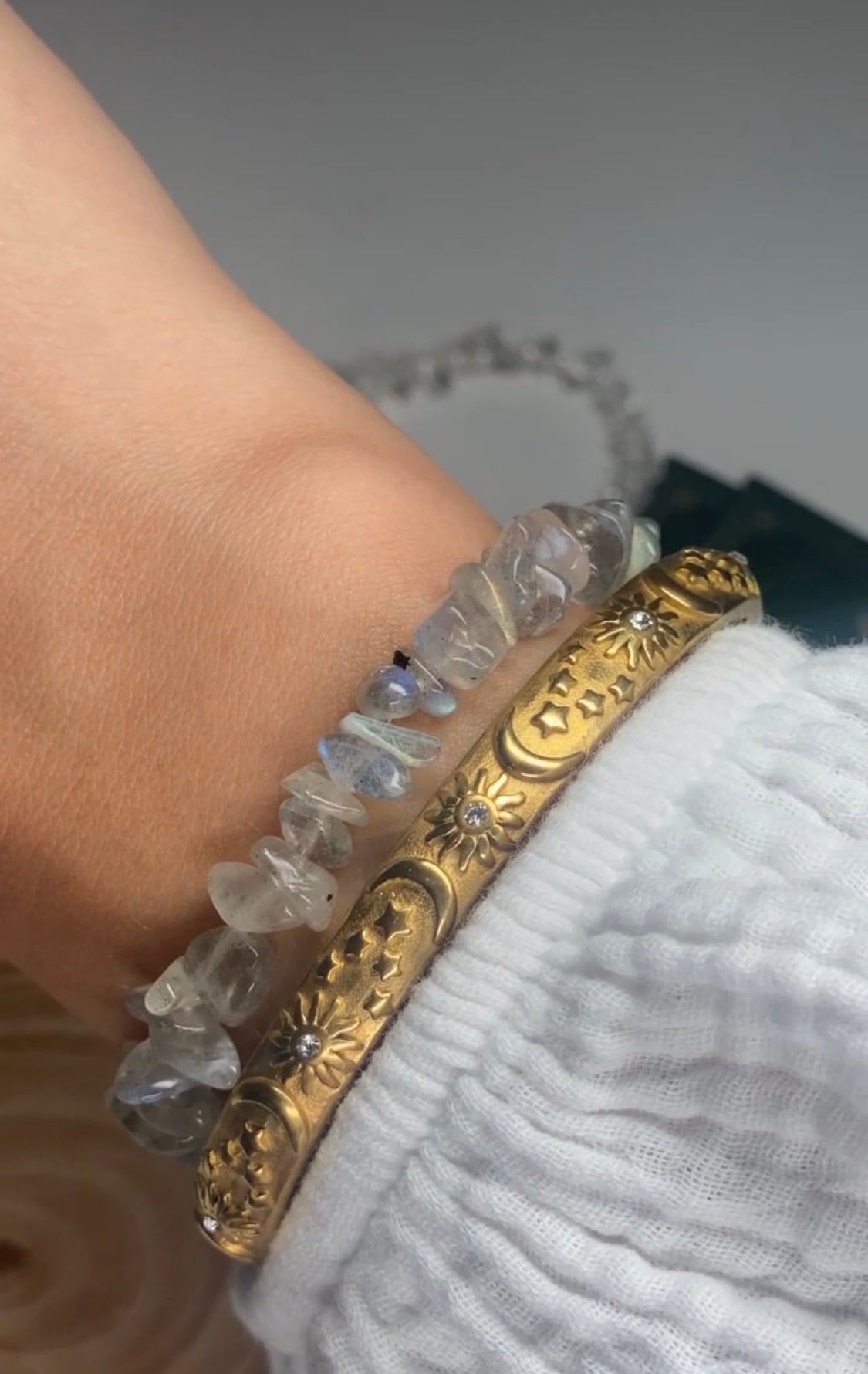 LABRADORITE full chip bracelet